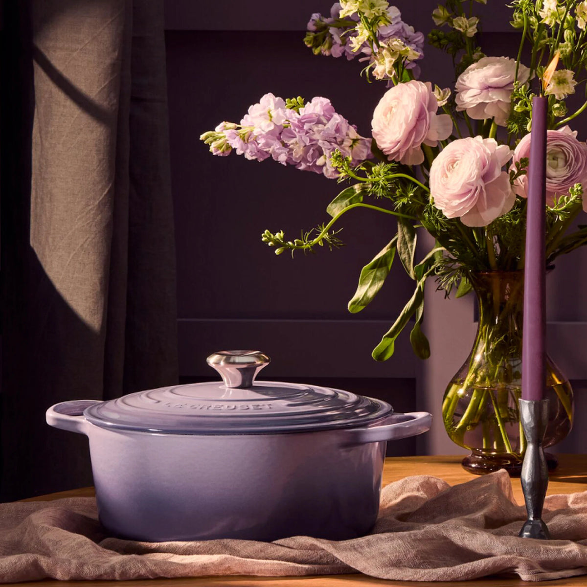 Signature Round Dutch Oven